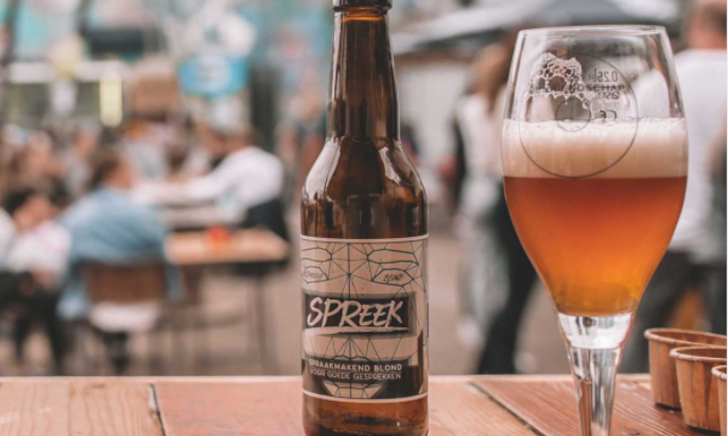 Spreek Bier flesje met glas Spreek Bier flesje met glas